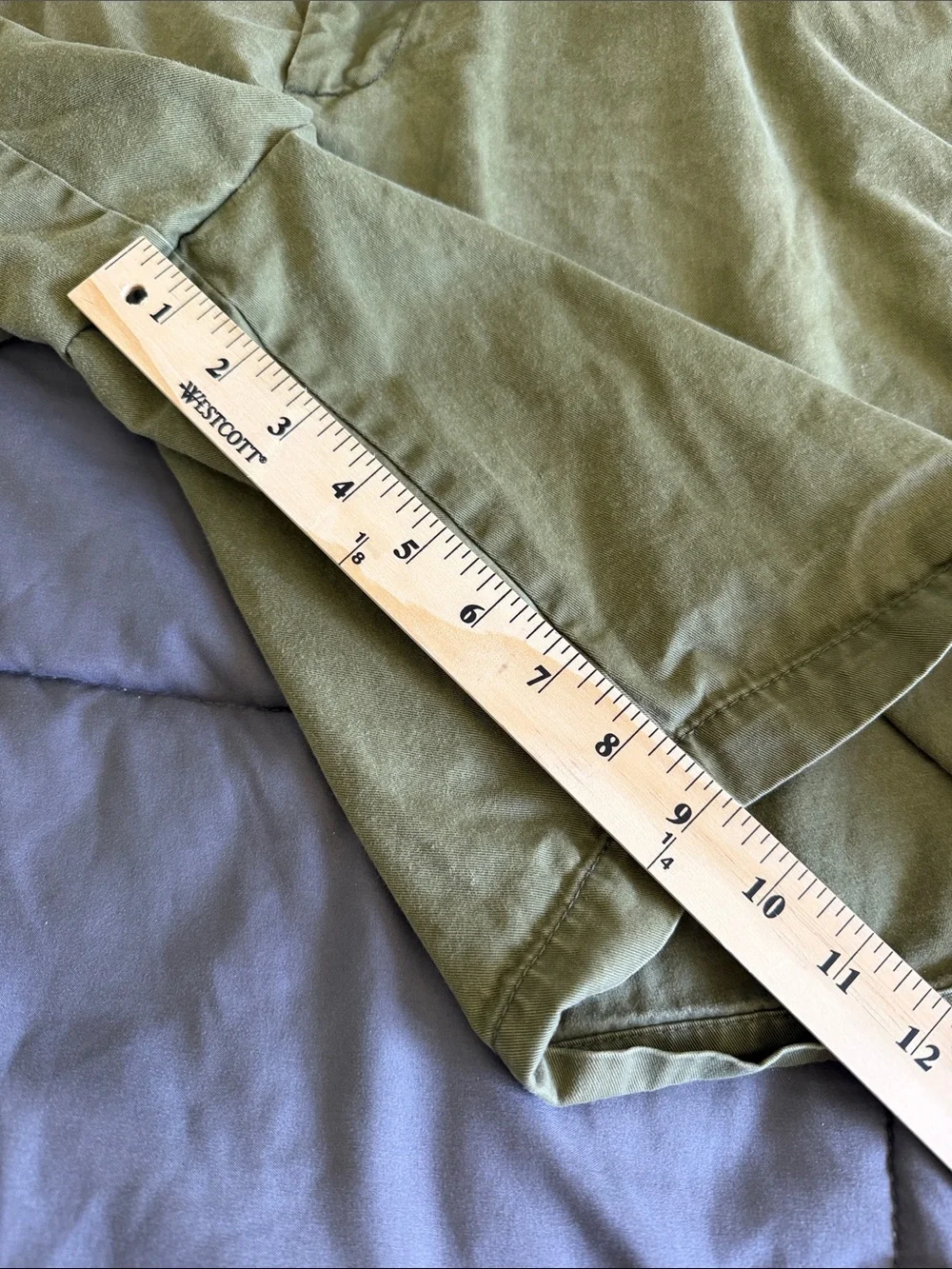 Banana Republic Aidan short men’s size 36  Olive Green Casual Chino Shorts
